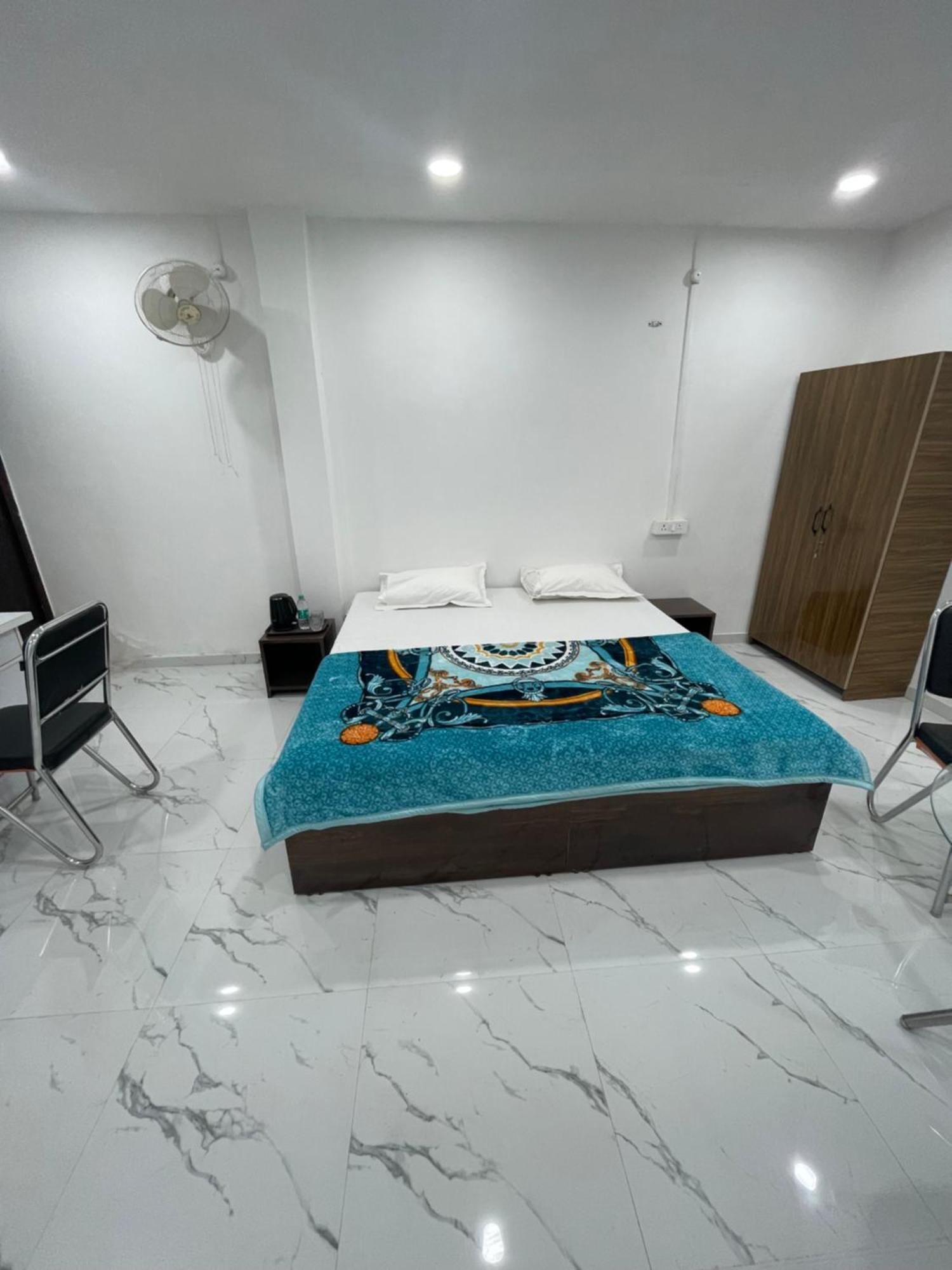 Kashi Imperial Bed & Breakfast Varanasi Bagian luar foto