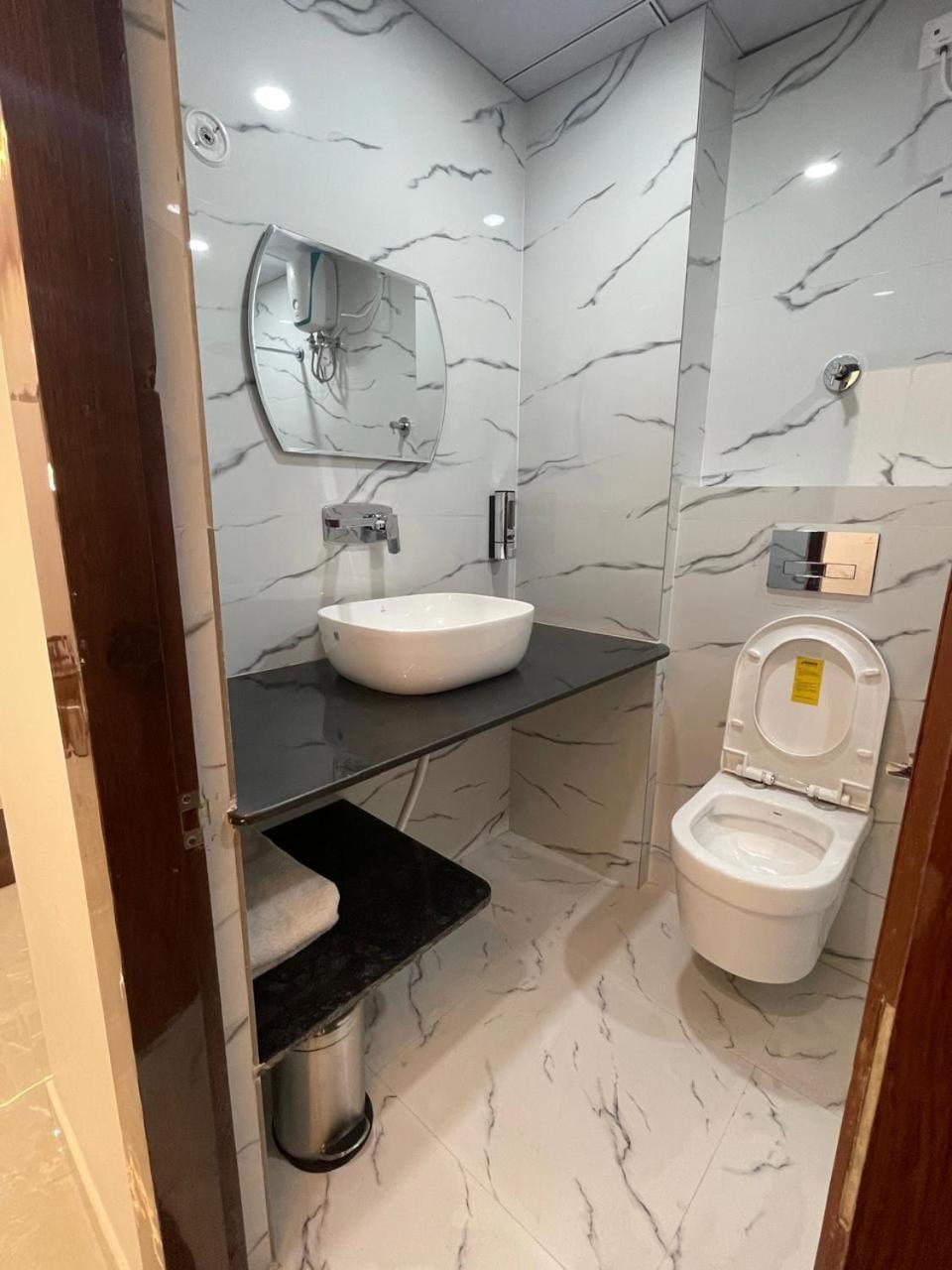 Kashi Imperial Bed & Breakfast Varanasi Bagian luar foto